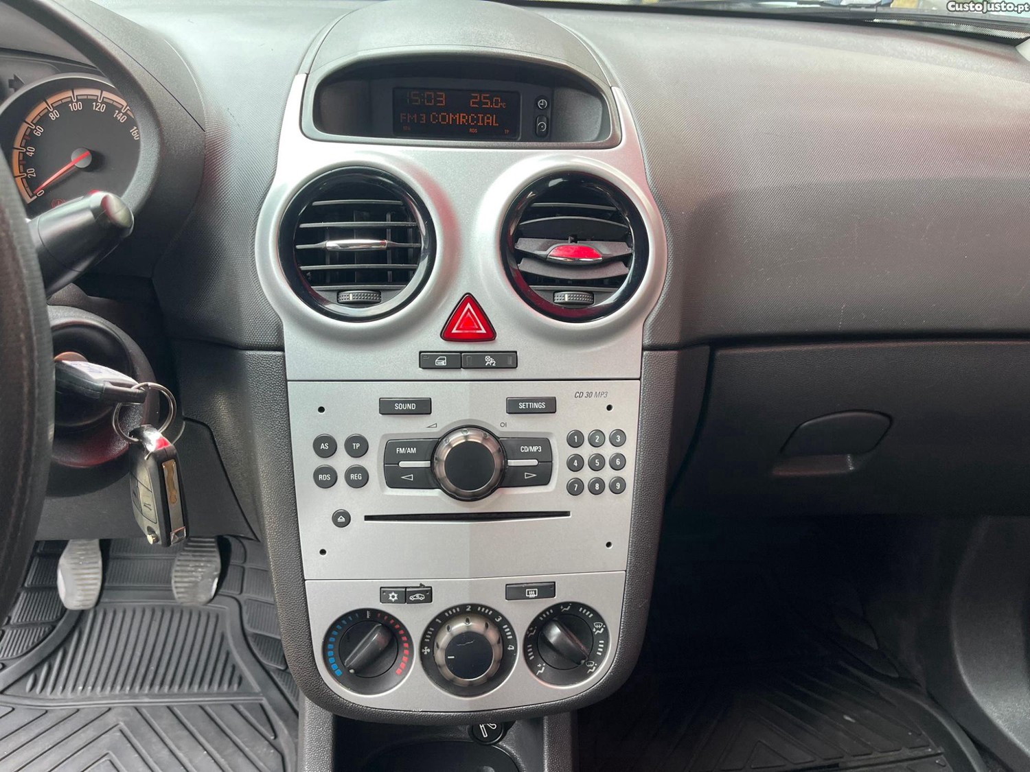 Opel Corsa 1.3 CDTI — fotografia 2