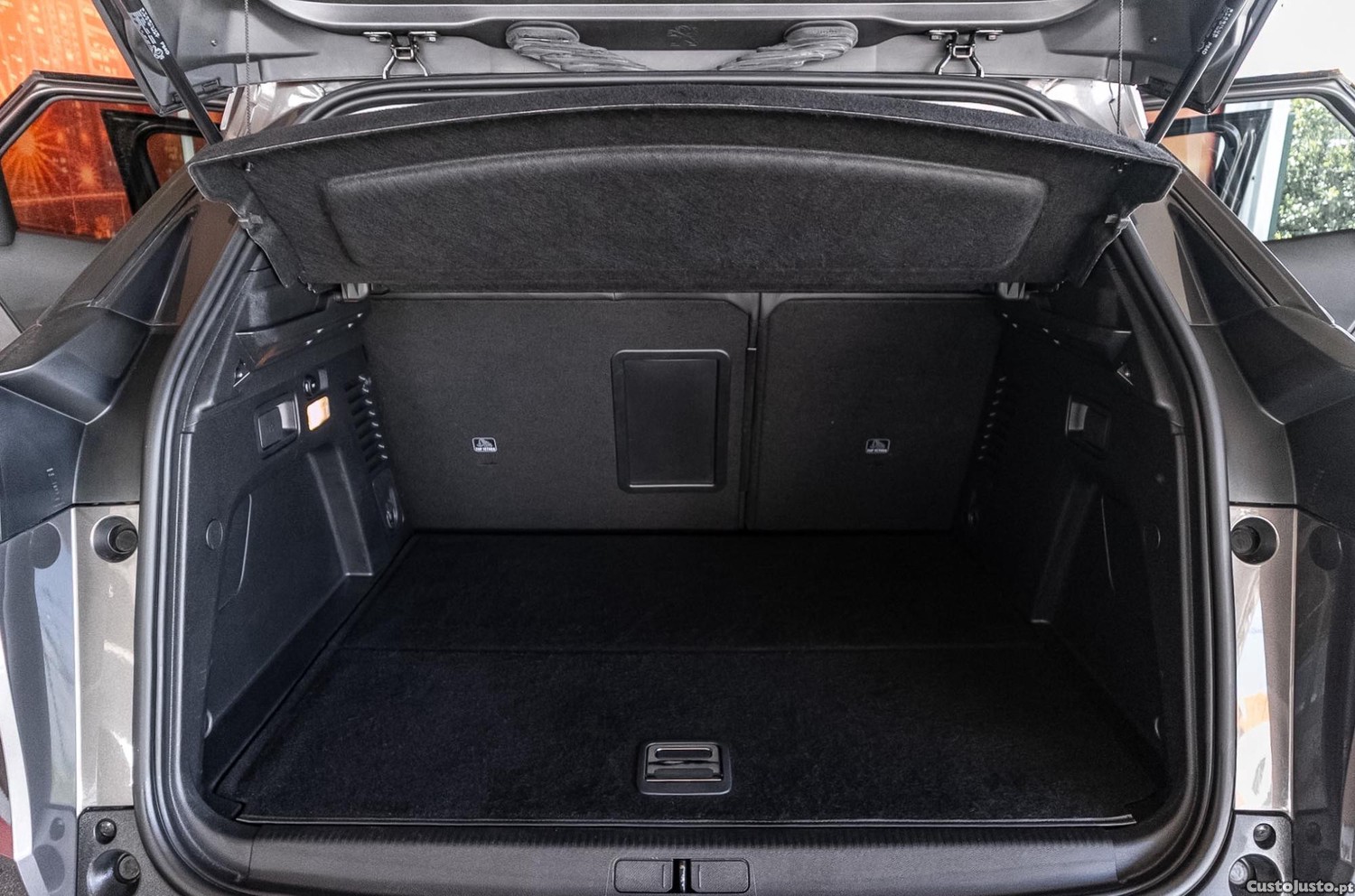 Peugeot 3008 1.6 Hybrid ALLURE e-EAT8 — fotografia 5