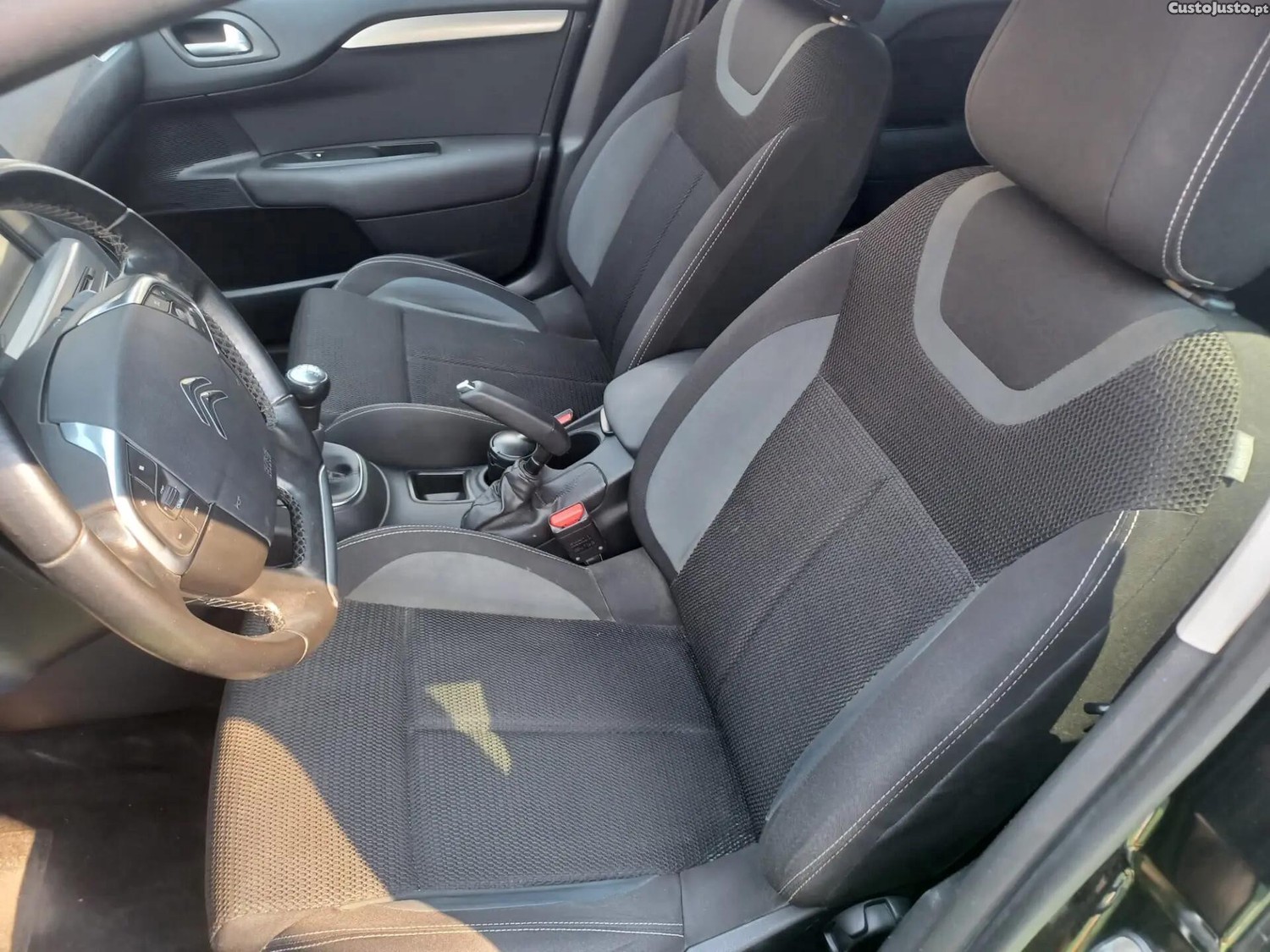 Citroën C4 1.6 BlueHDi Feel — fotografia 8