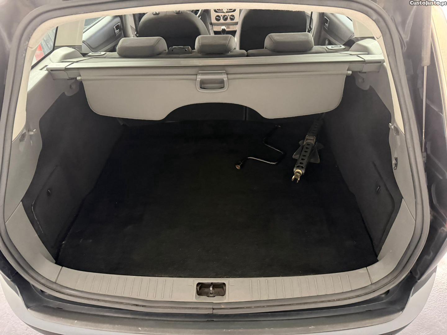 Ford Focus 1.6 TDCI — fotografia 2