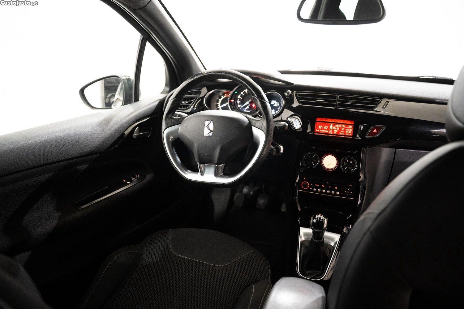 Citroën DS3 1.6 e-HDi So Chic — fotografia 14