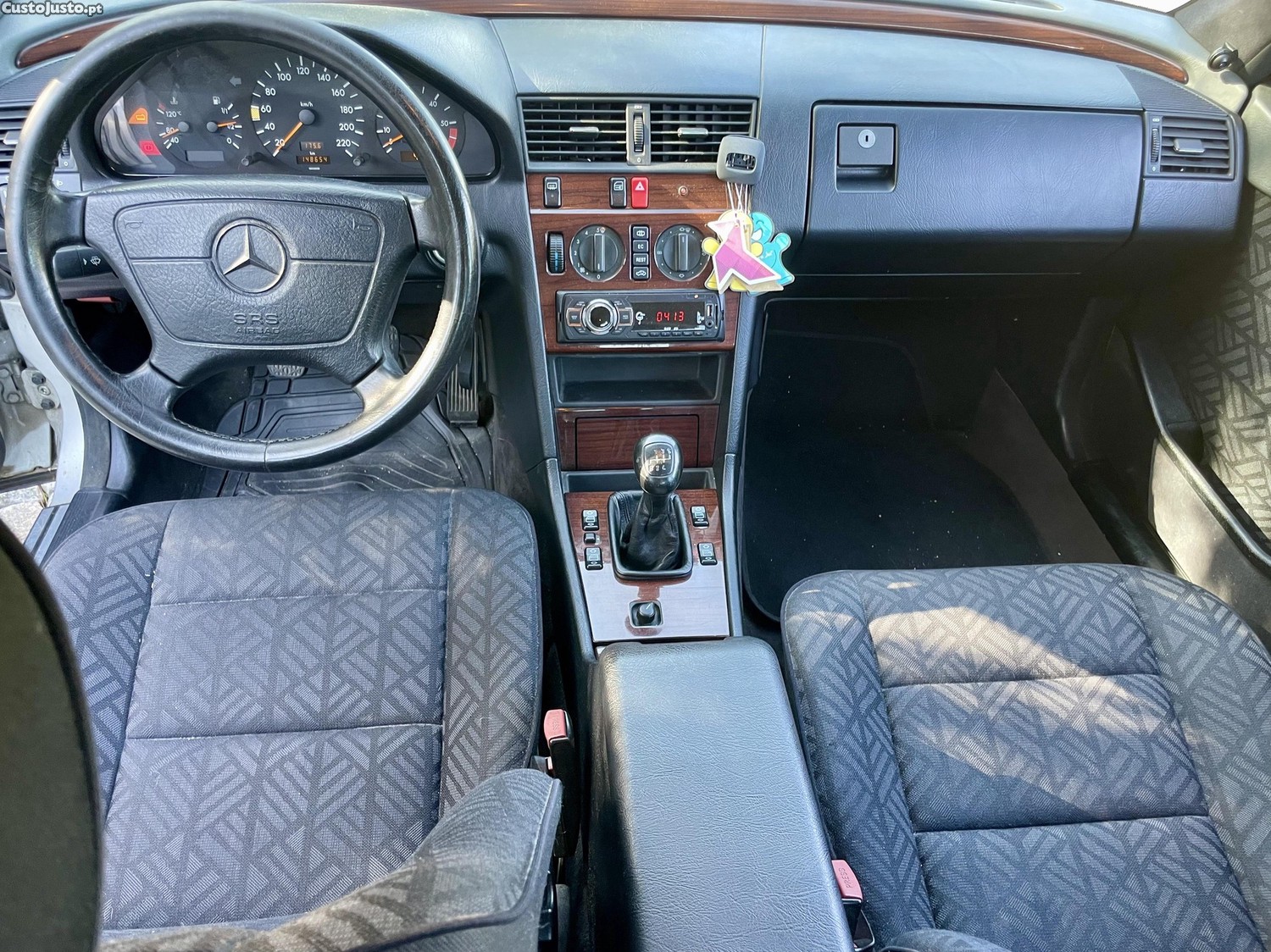 Mercedes-Benz 220 D — fotografia 10