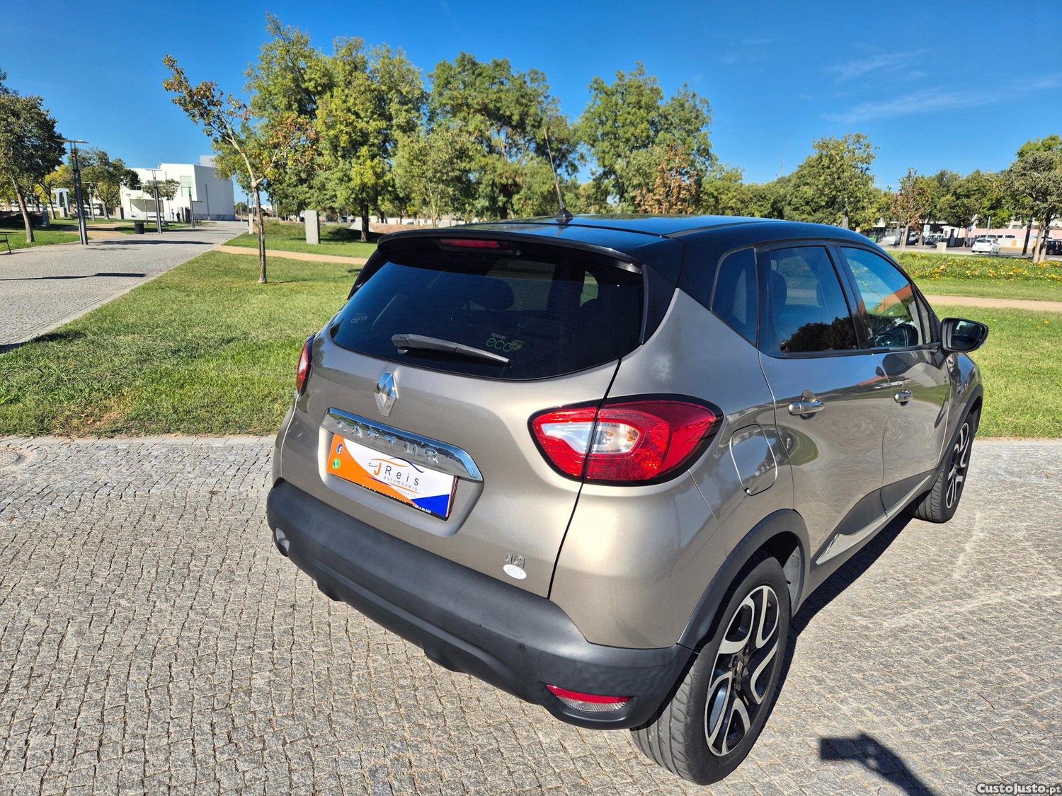 Renault Captur Exclusive — photo 4