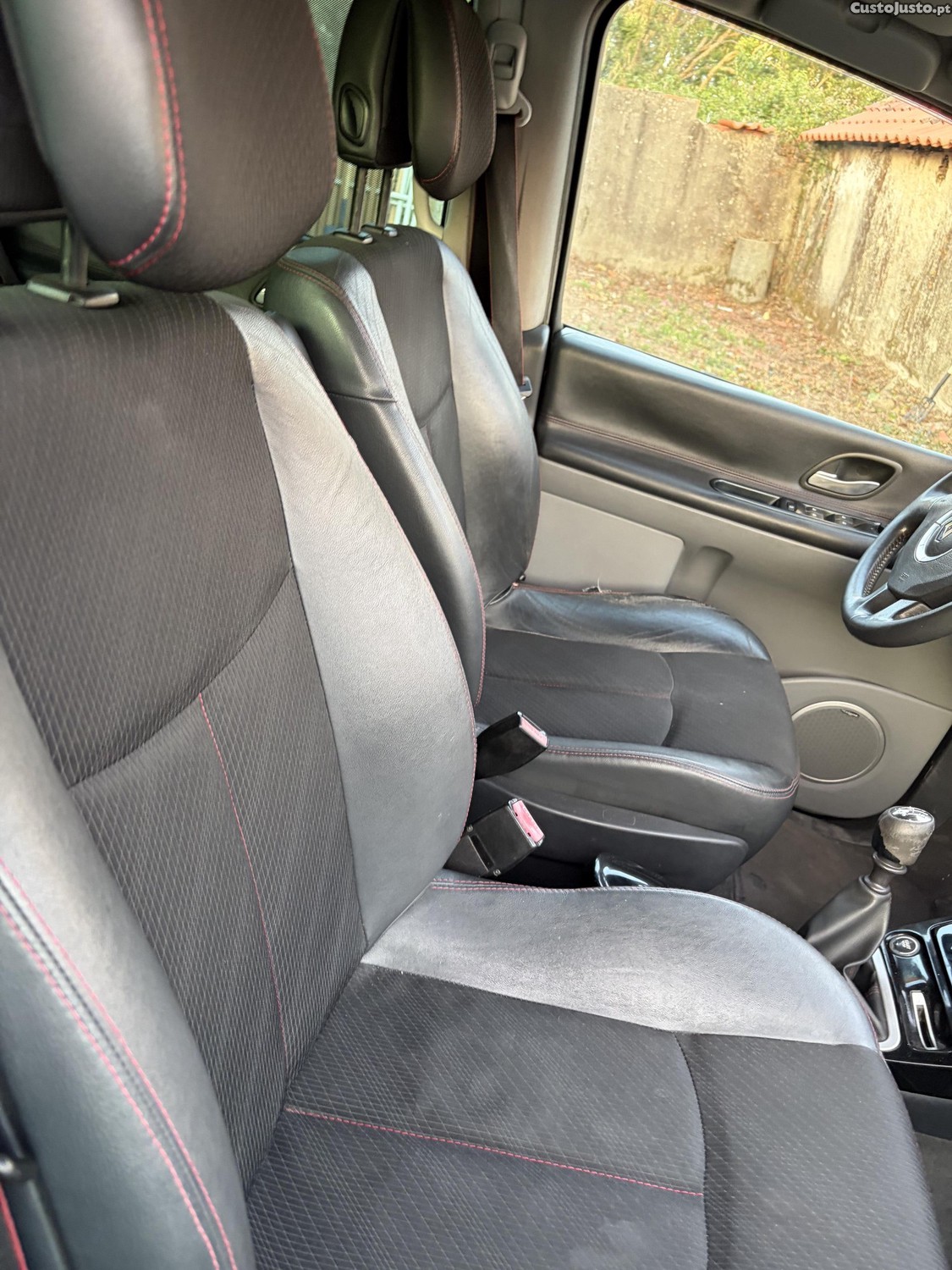 Renault Grand Espace 2.0 DCI 175 cv — fotografia 8