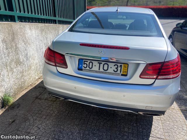 Mercedes-Benz E 220 Coupé — fotografia 4