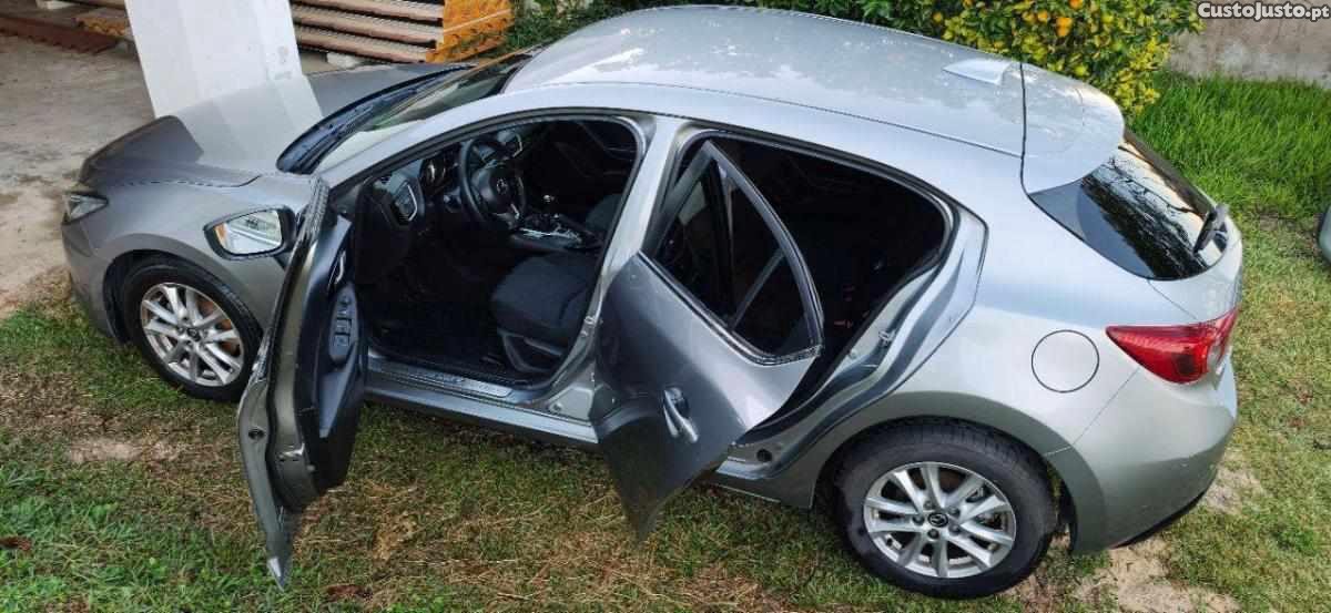 Mazda 3 1.5 Skyactiv-G Evolve HS — fotografia 5