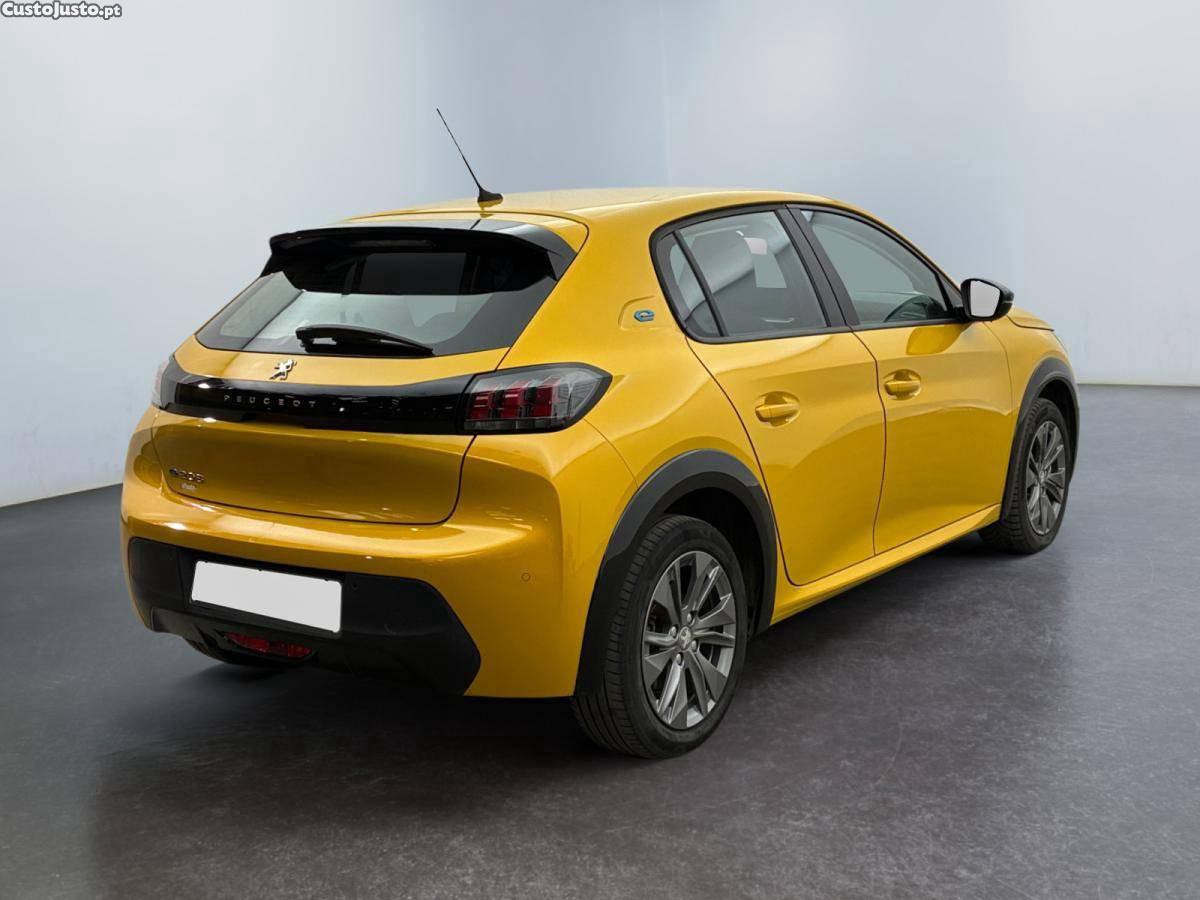 Peugeot 208 50 kWh Active Pack — fotografia 10