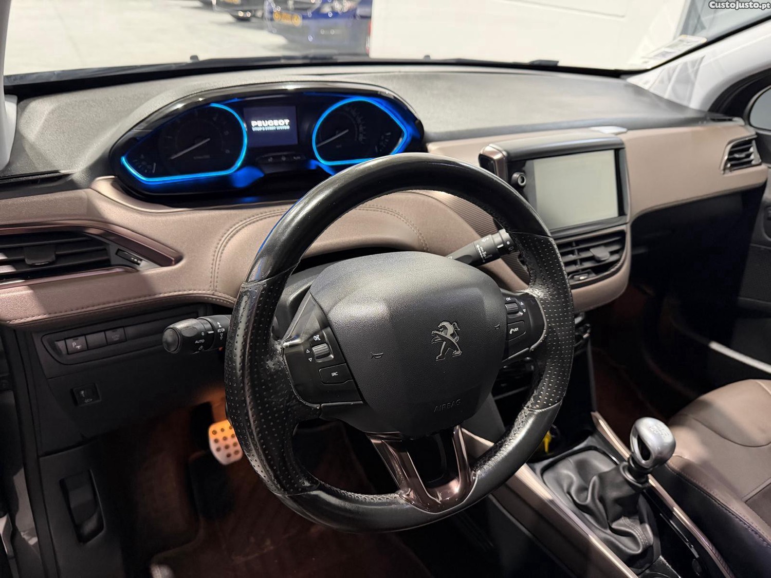 Peugeot 2008 Allure — fotografia 8