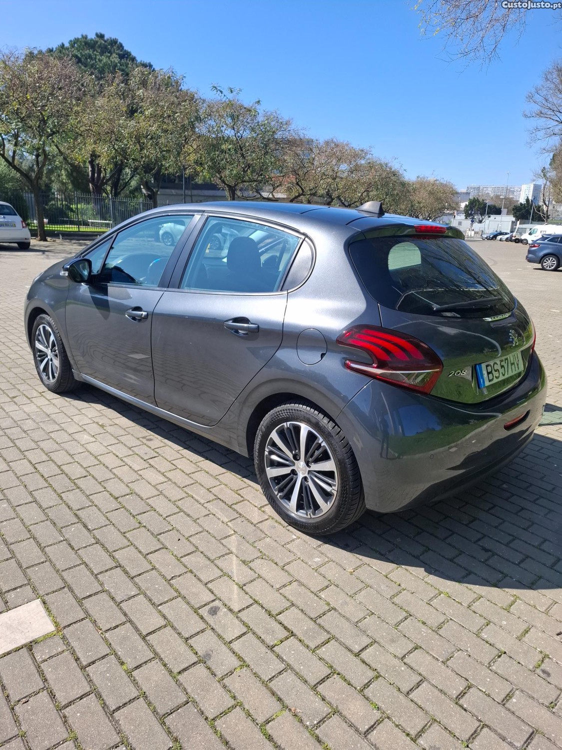 Peugeot 208 C — fotografia 7