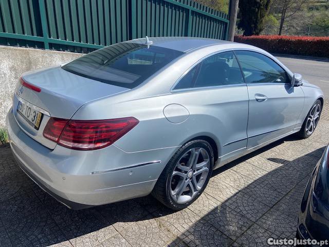 Mercedes-Benz E 220 Coupé — fotografia 3