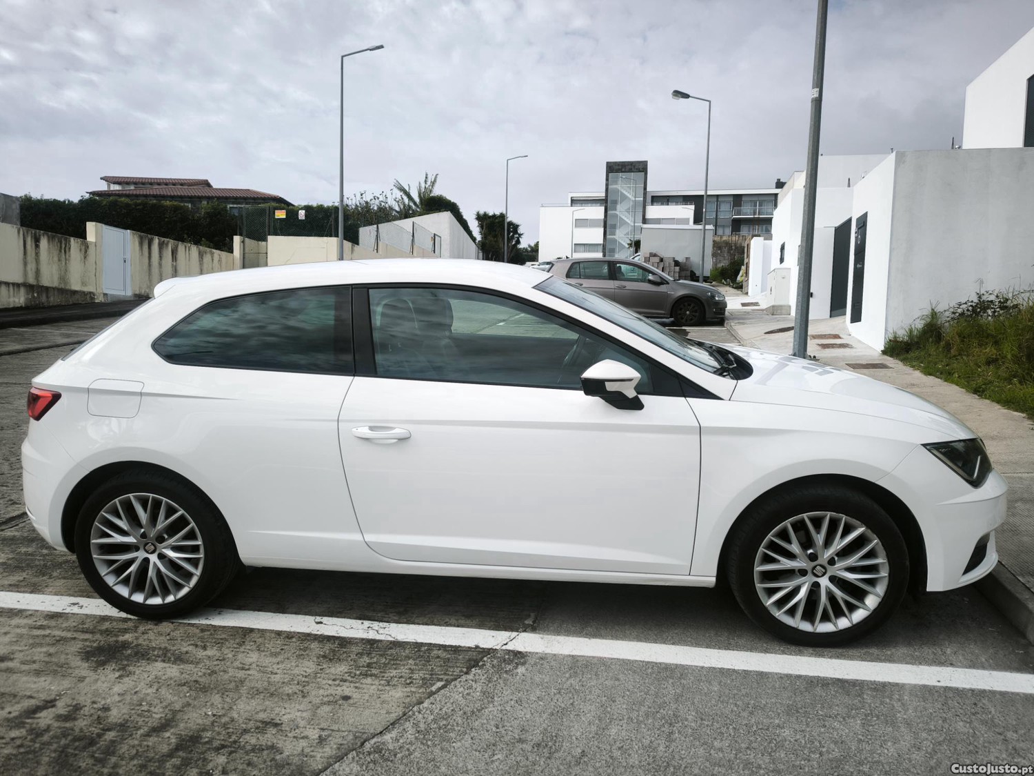 SEAT Leon 1.6 Style TDI — fotografia 6