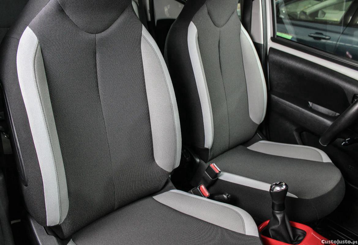 Toyota Aygo 1.0 X-Play+AC+X-Touch — fotografia 9
