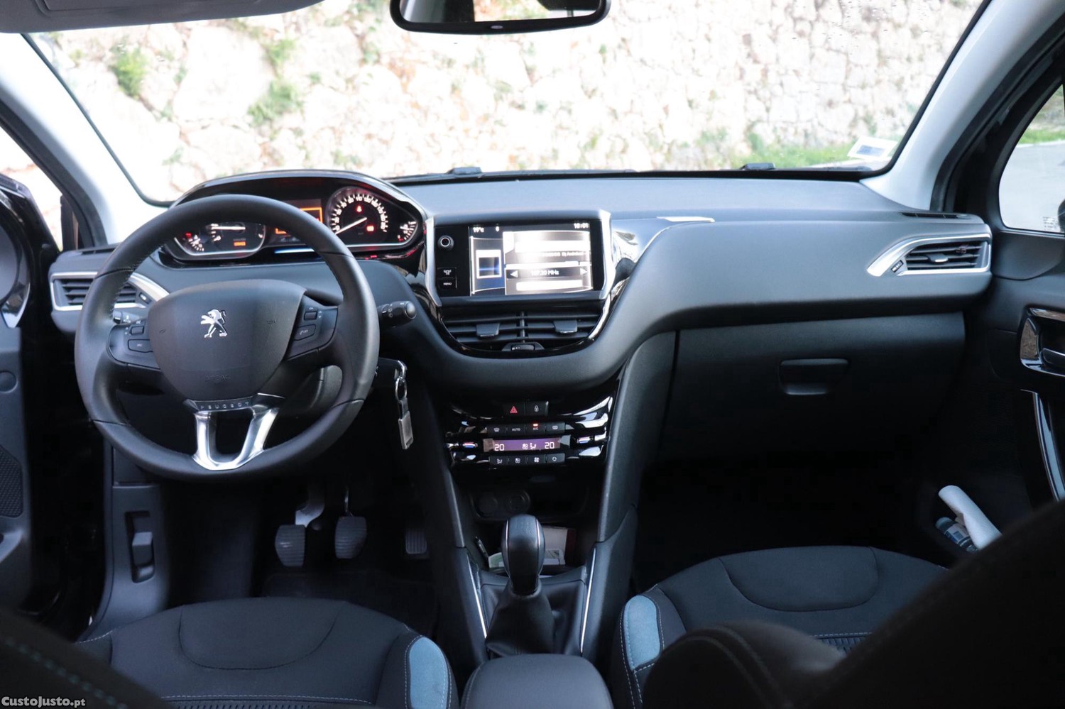 Peugeot 208 1.2 VTi Allure 5P - 14 — photo 4
