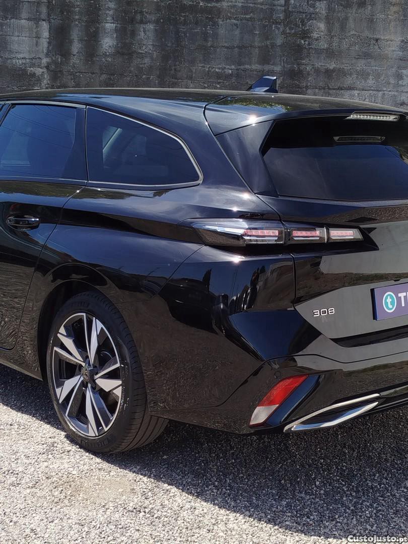 Peugeot 308 1.2 PureTech Allure Full LED — fotografia 17