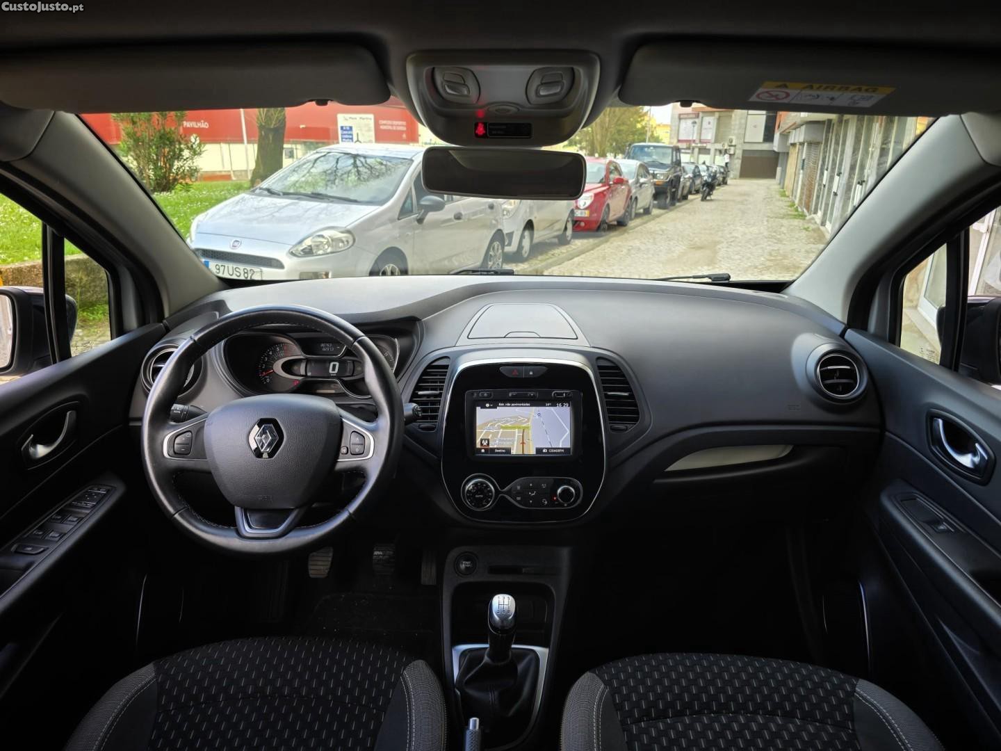 Renault Captur 0.9 TCE Exclusive — fotografia 16