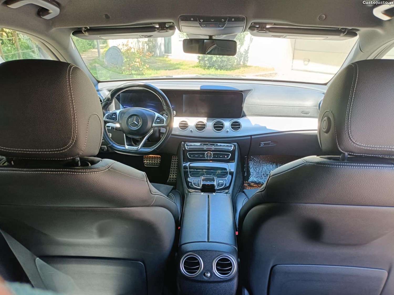 Mercedes-Benz E 220 AMG Pack Night - 17 — photo 4