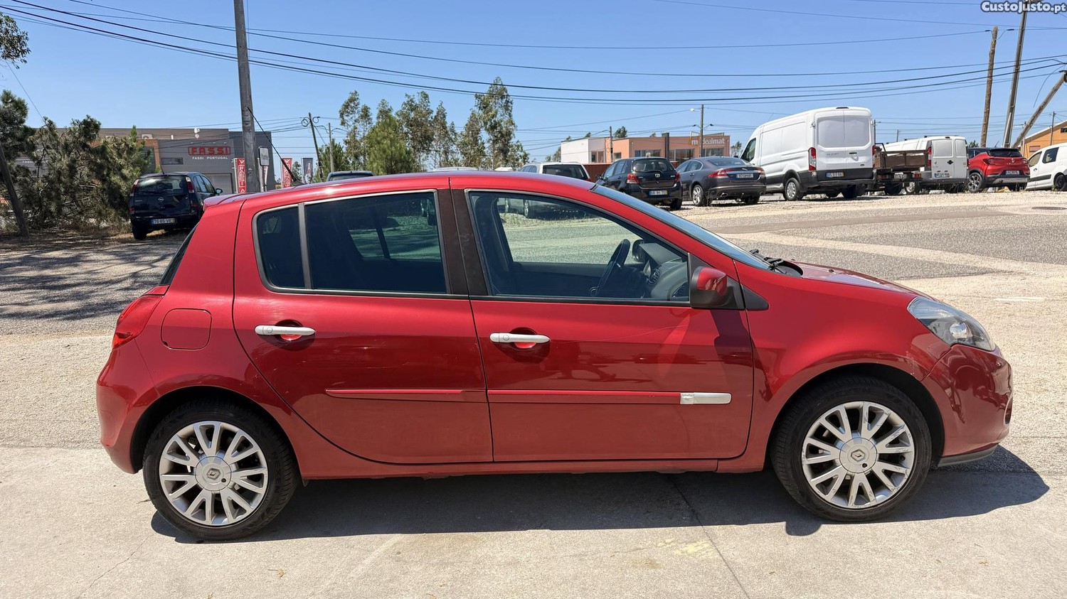 Renault Clio 1.5 dCi de 2009 — fotografia 14