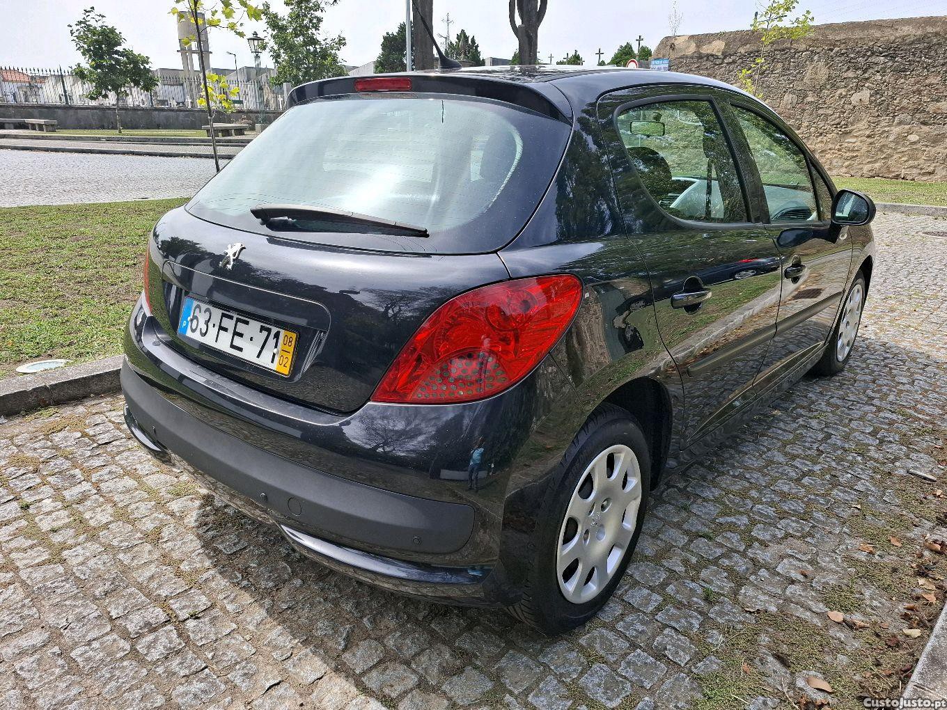 Peugeot 207 1.4 gasolina/GPL — fotografia 8