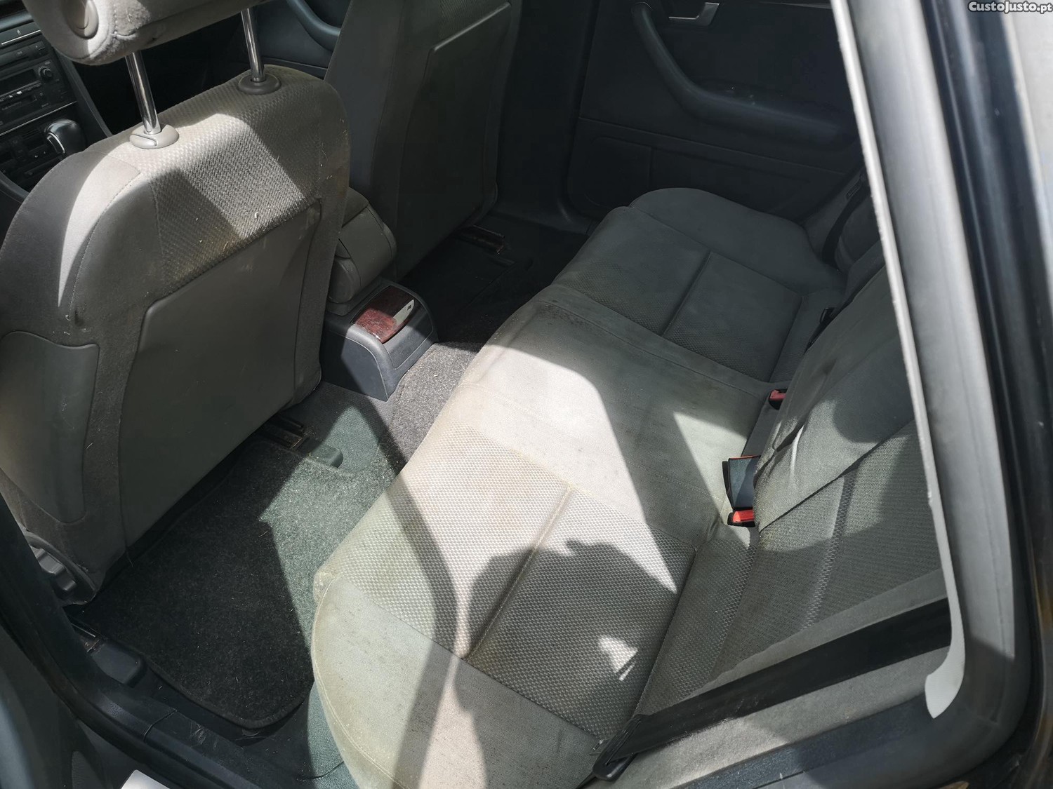 Audi A4 2L tdi 143cv vendida para peças - 07 — photo 3