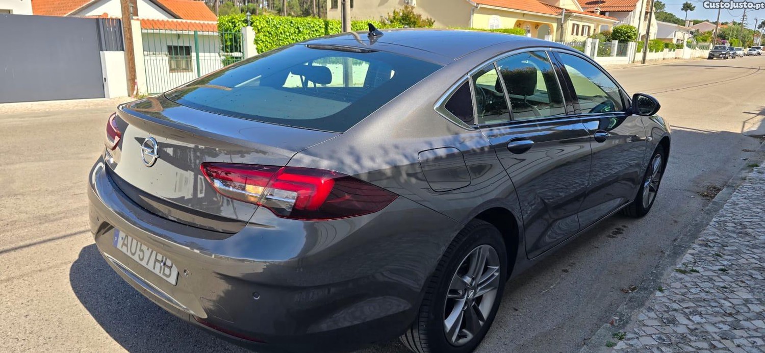 Opel Insignia Grand Sport 1.5 dci — fotografia 4