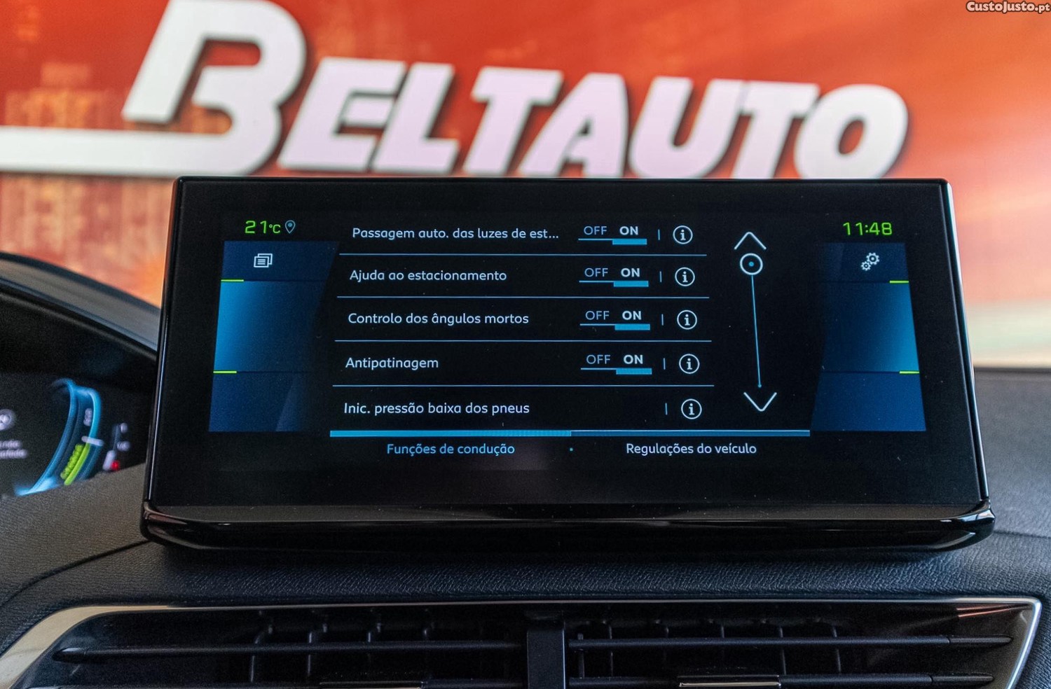 Peugeot 3008 1.6 Hybrid ALLURE e-EAT8 — fotografia 10