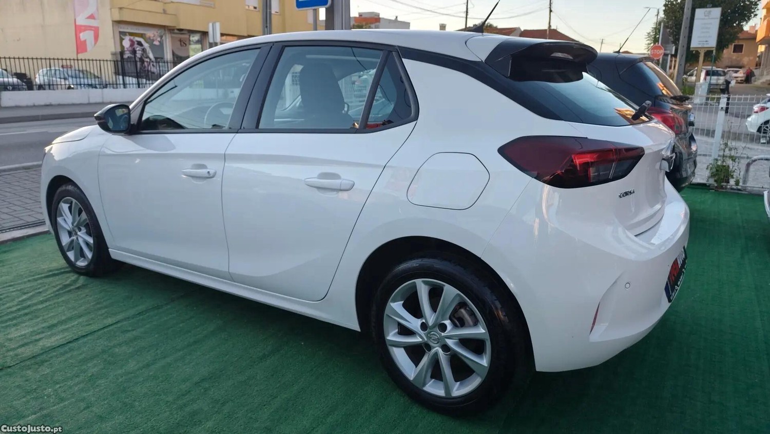 Opel Corsa 1.5 D Business — fotografia 18