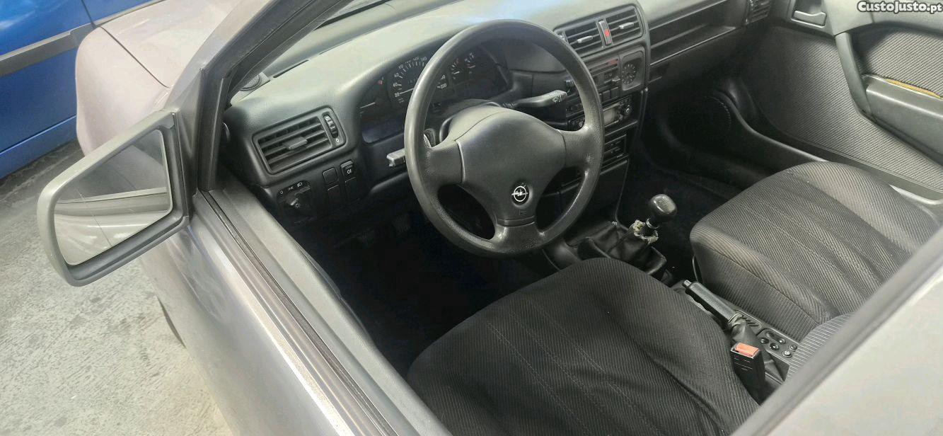 Opel Vectra 1.4 — photo 4