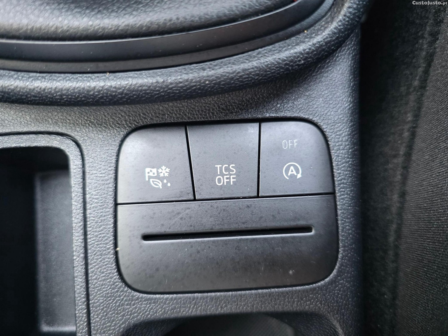 Ford Fiesta 1.0 EcoBoost MHEV ST-Line X — fotografia 11