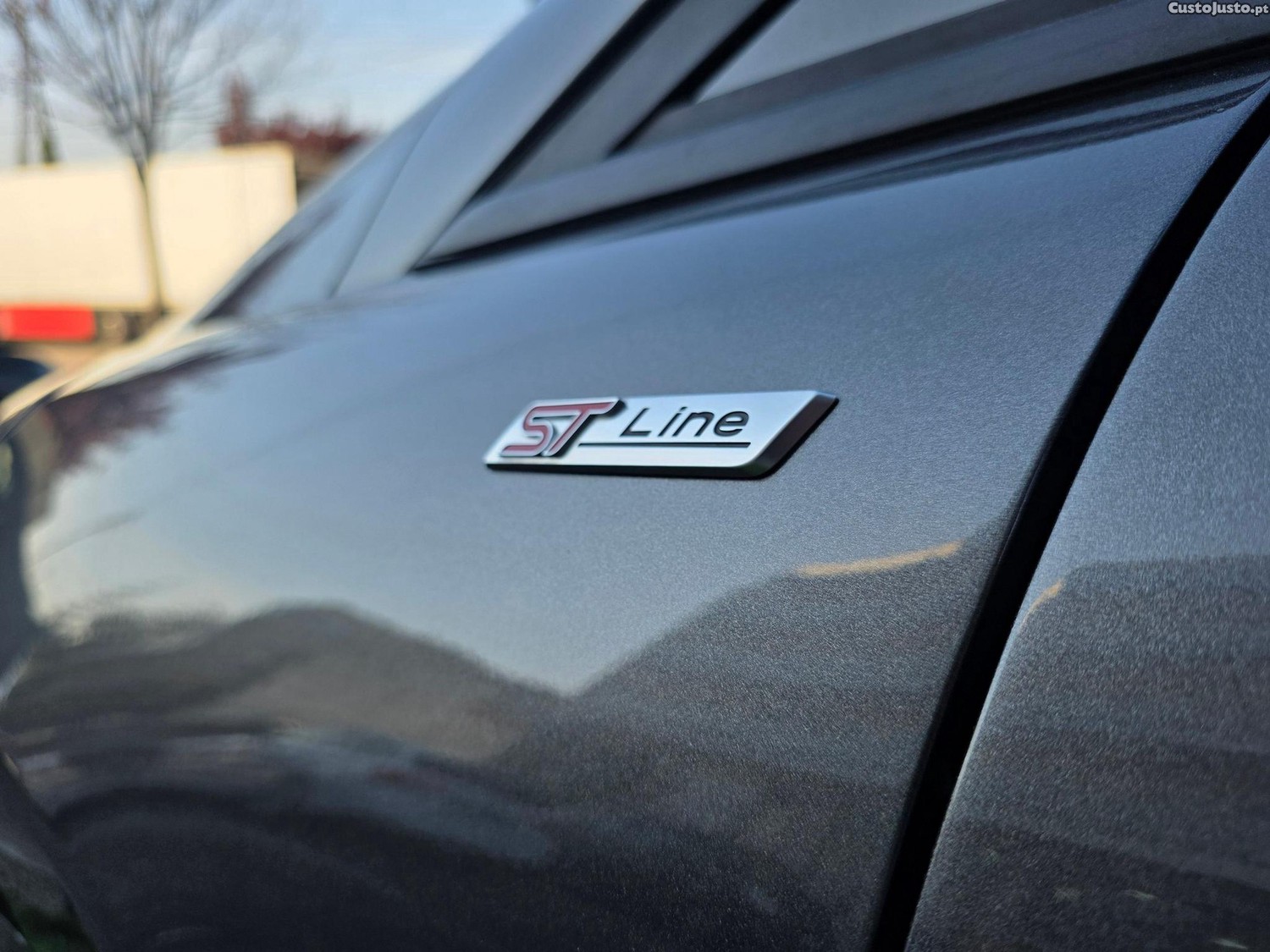Ford Fiesta 1.0 EcoBoost MHEV ST-Line X — fotografia 9
