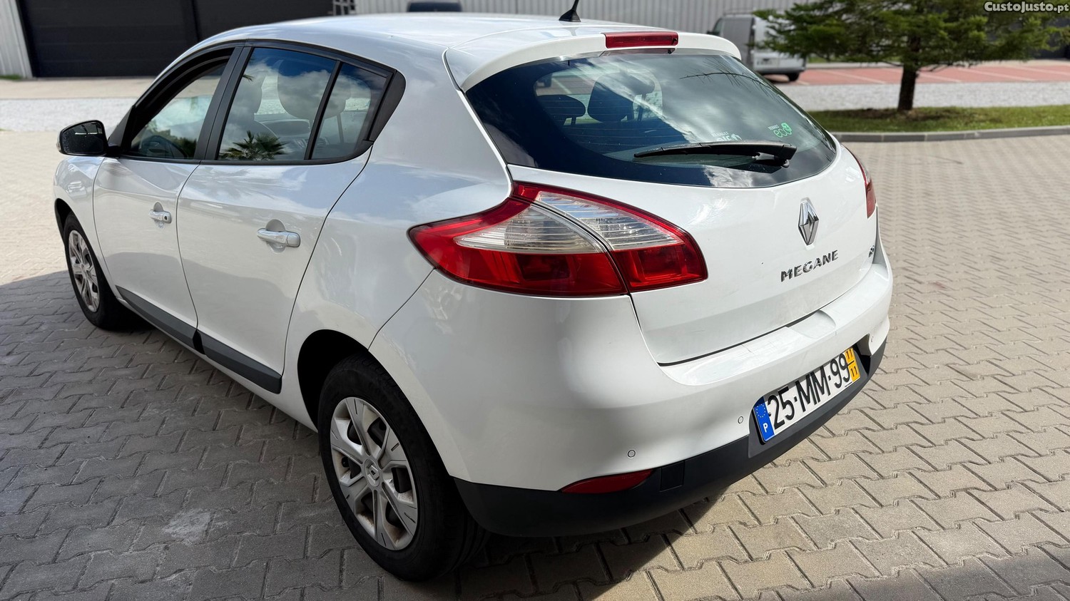 Renault Mégane 1.5 dCi 90 cv - 11 — photo 5