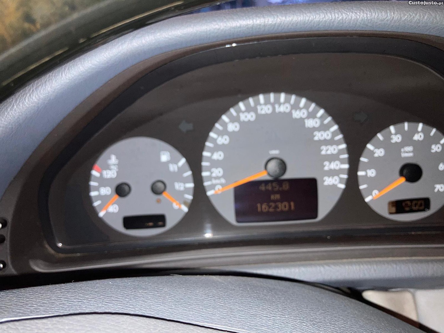 Mercedes-Benz Classe CLK 320 — fotografia 3