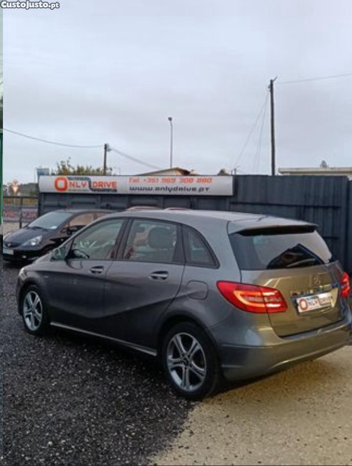 Mercedes-Benz B 180 CDI 1.8 — fotografia 6