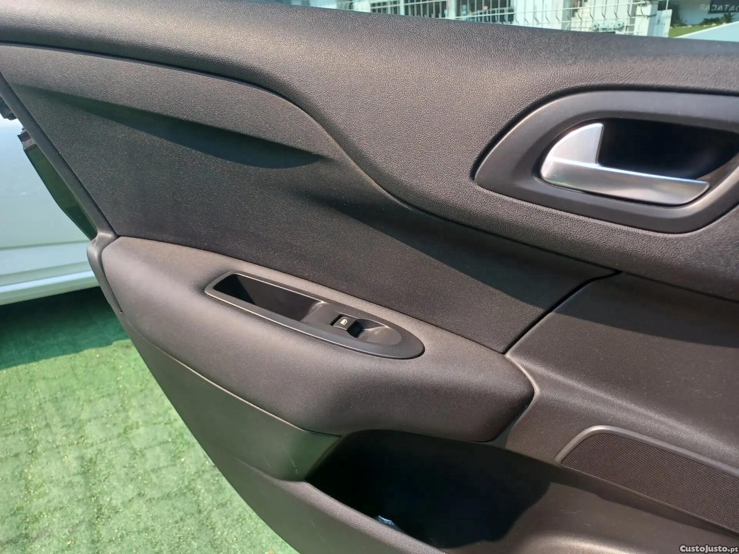 Citroën C4 1.6 BlueHDi Feel — fotografia 4