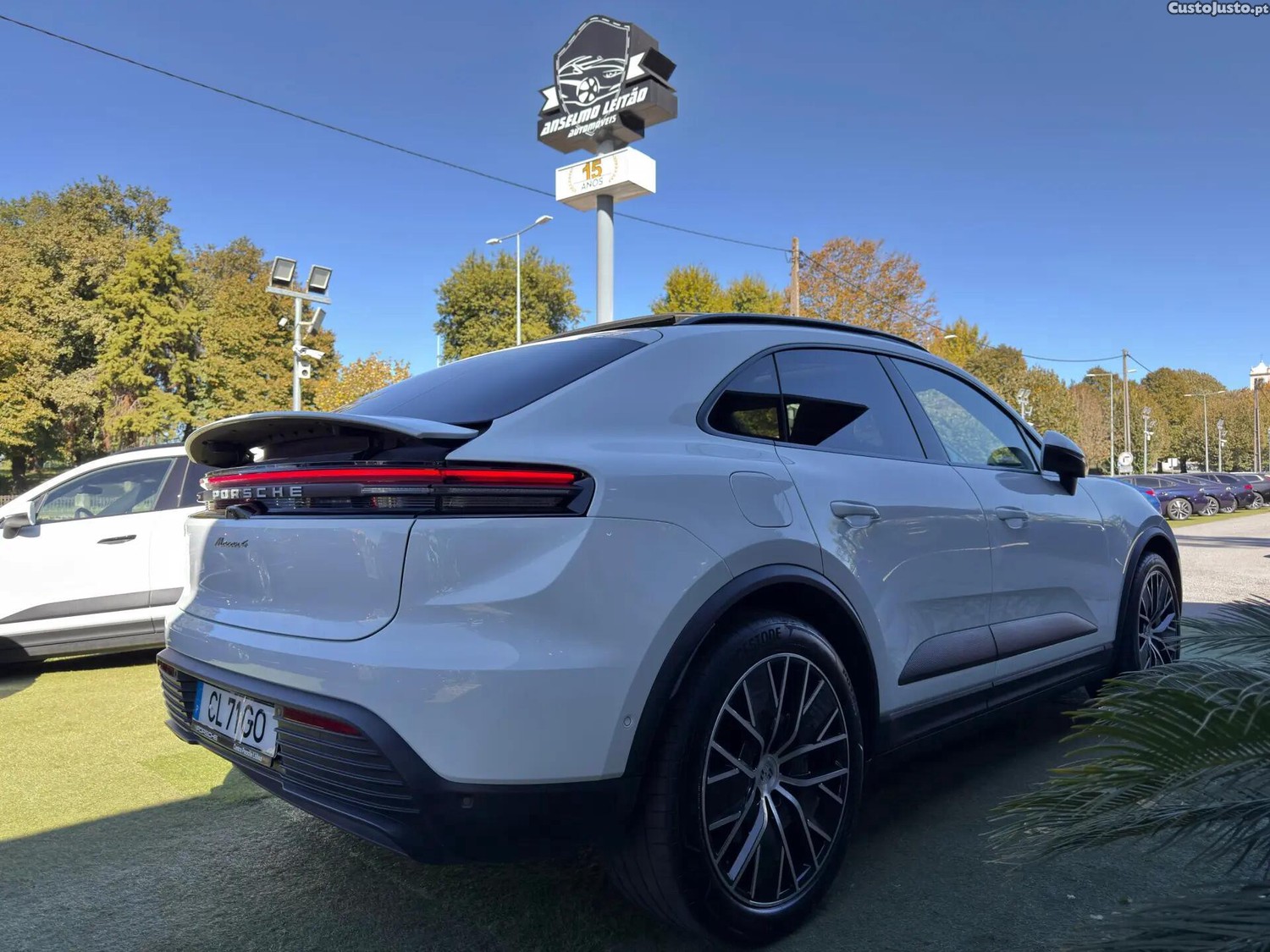 Porsche Macan Electric 4 - 25 — photo 5