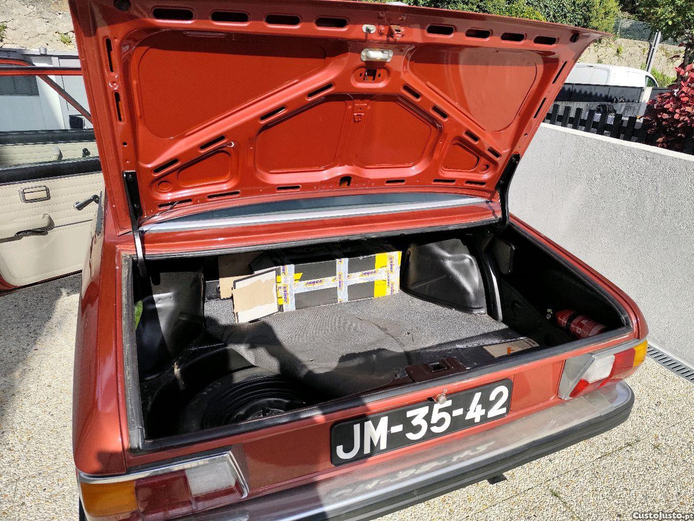 BMW 518 E12 — fotografia 5