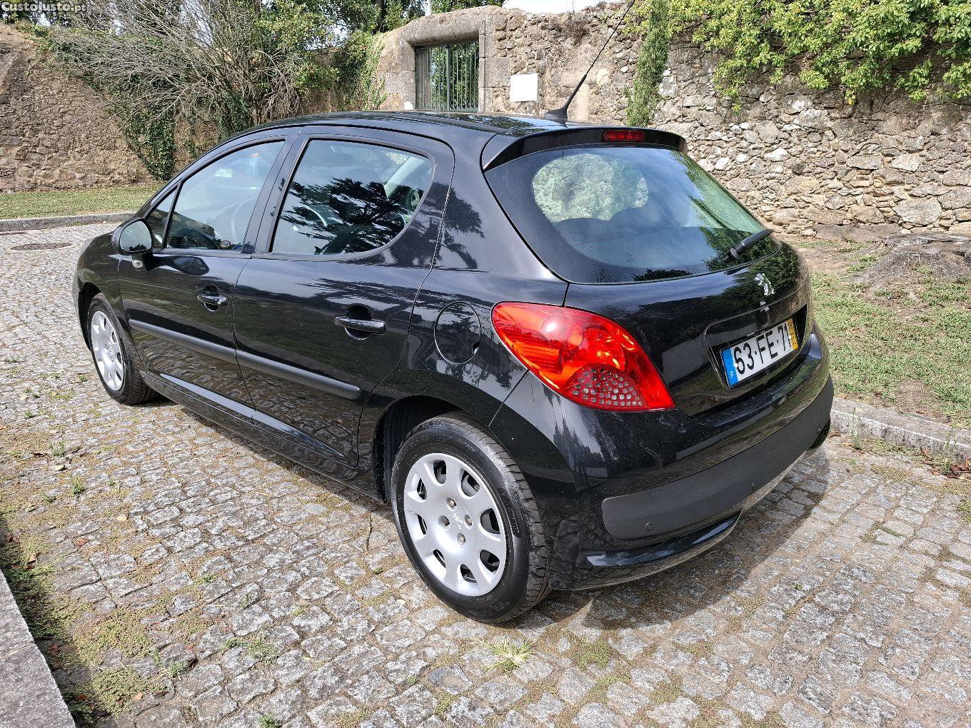 Peugeot 207 1.4 gasolina/GPL — fotografia 7