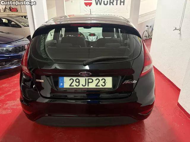 Ford Fiesta 1.4 tdci — fotografia 15
