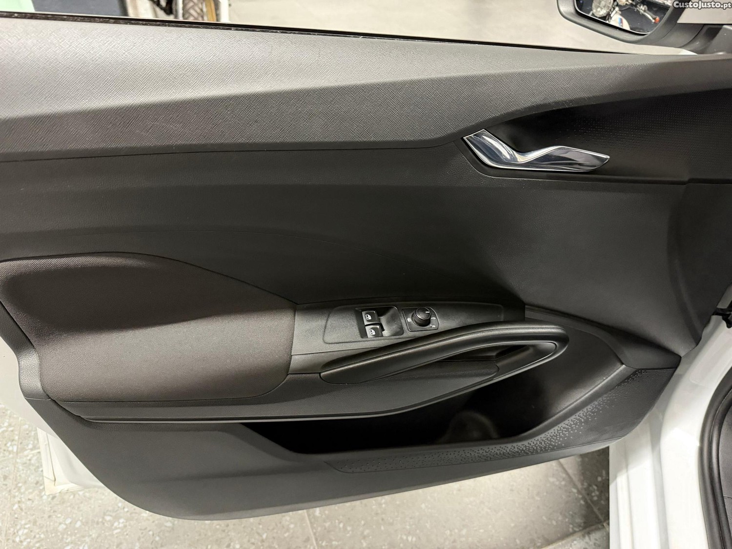 Skoda Fabia 1.0 TSI First Edition — fotografia 9