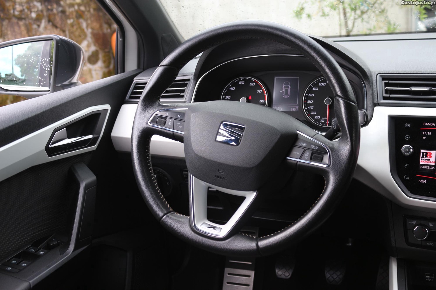 SEAT Arona 1.0 TSI 115cv Xcellence — fotografia 5