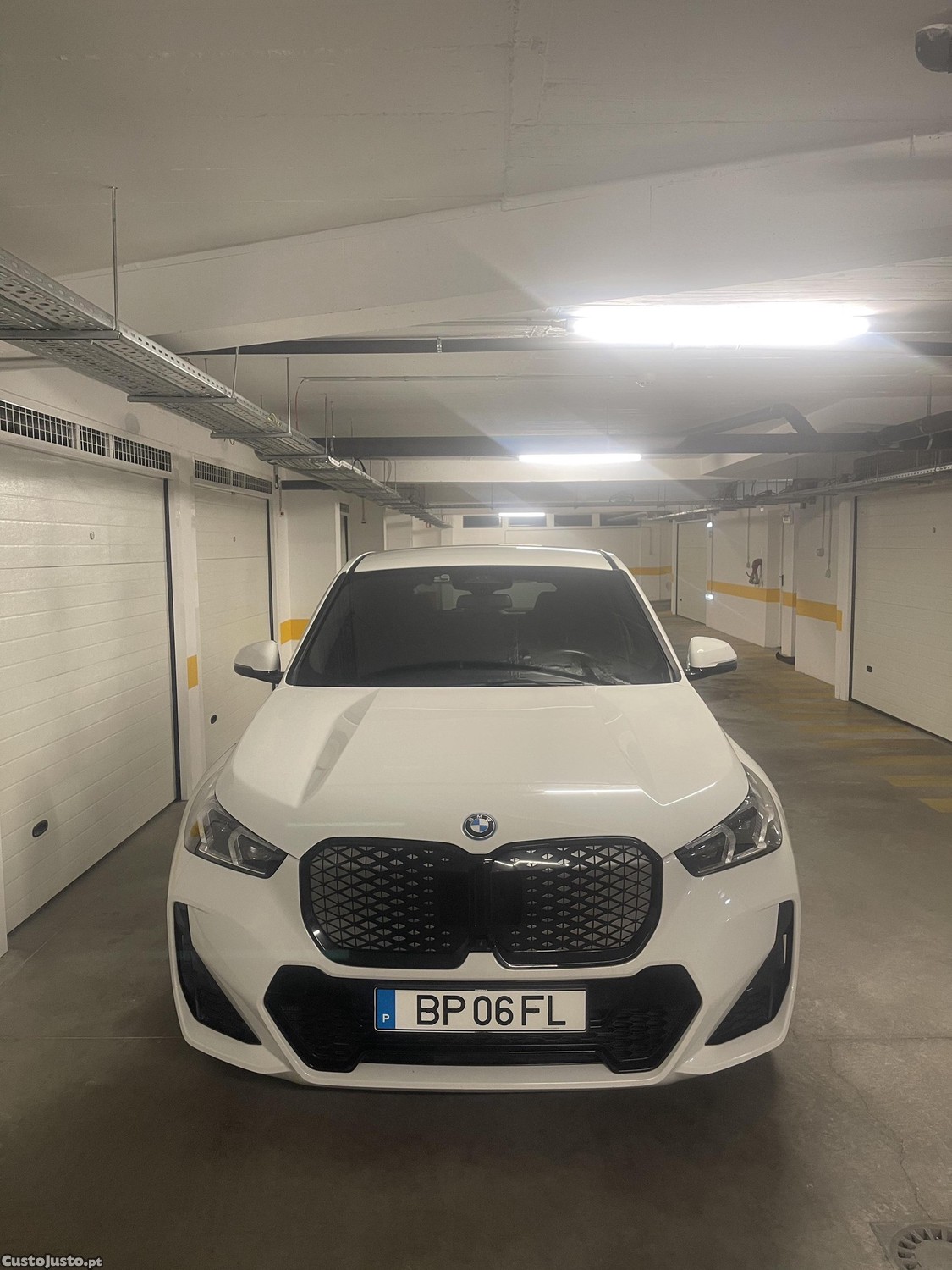 BMW X1 IX1 - 24 — photo 3