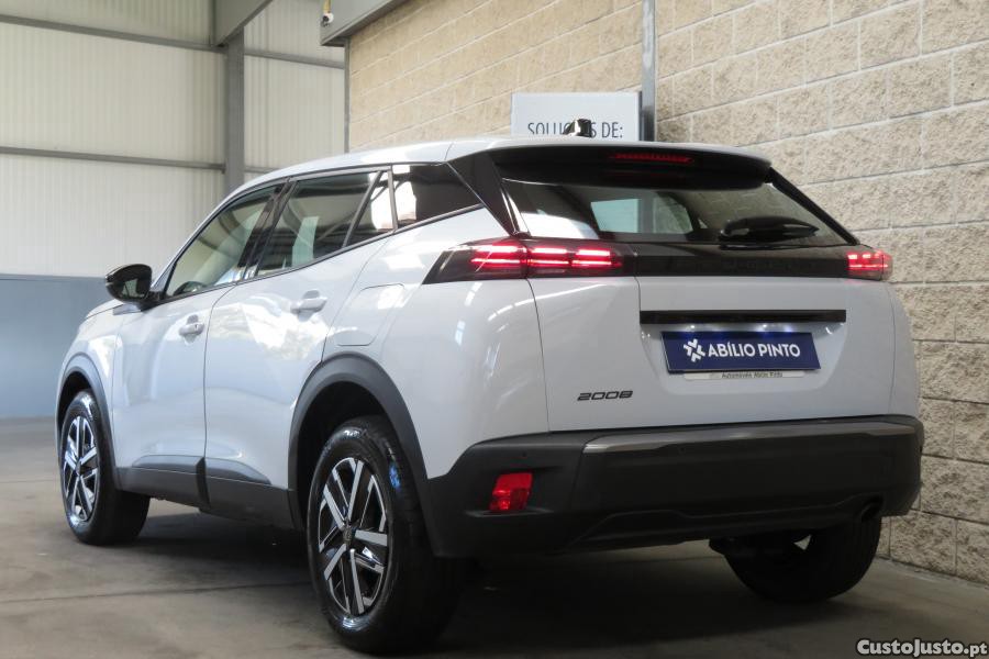 Peugeot 2008 1.2 PureTech Active — fotografia 14