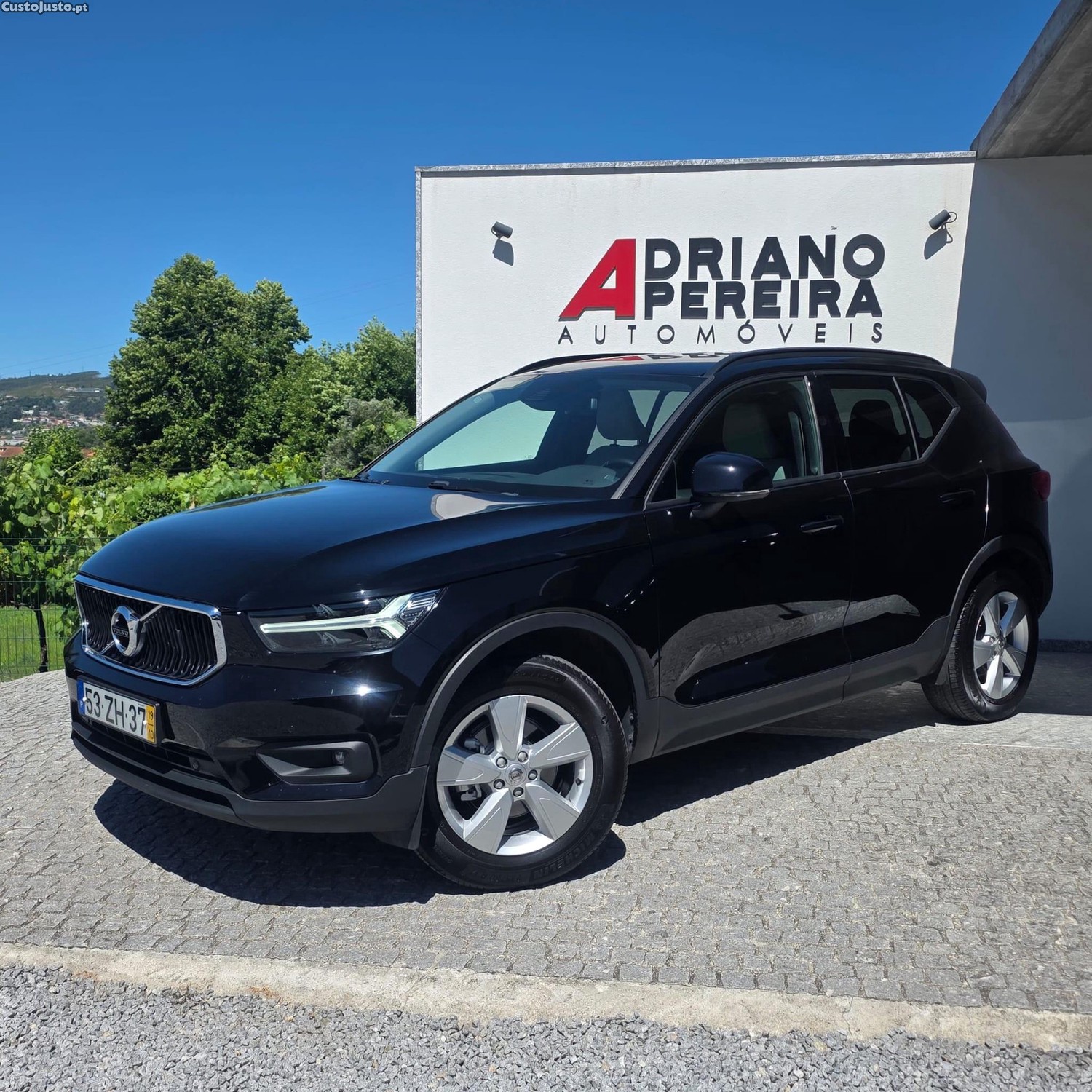 Volvo XC40 1.5 T3 Momentum - 19 foto 2