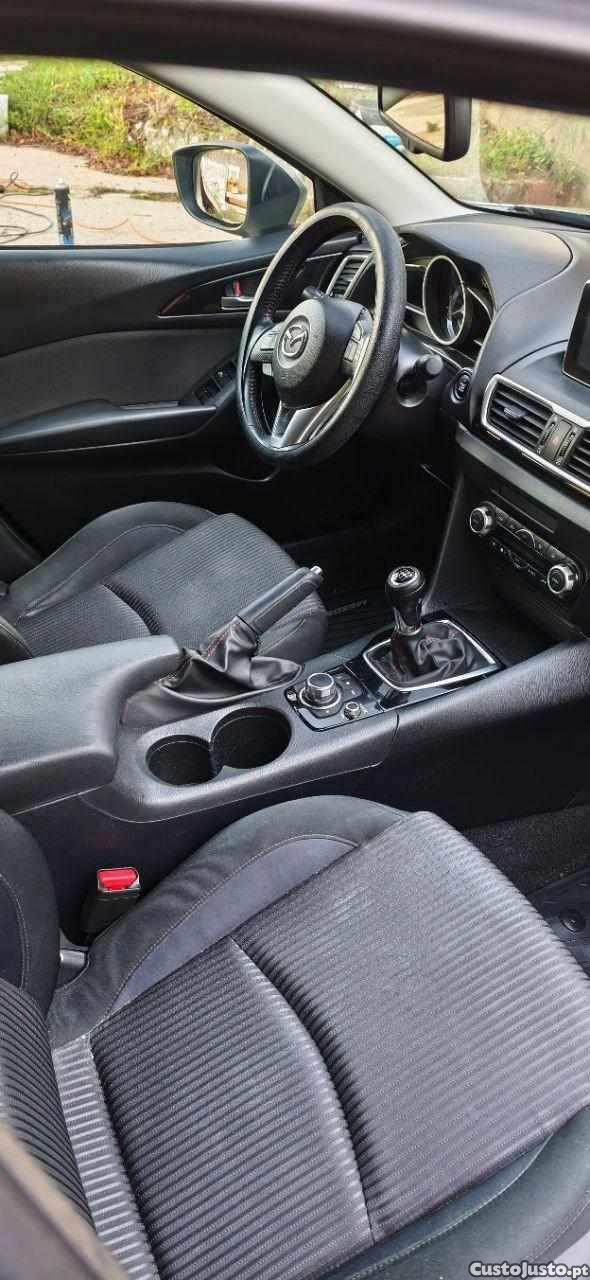 Mazda 3 1.5 Skyactiv-G Evolve HS — fotografia 4