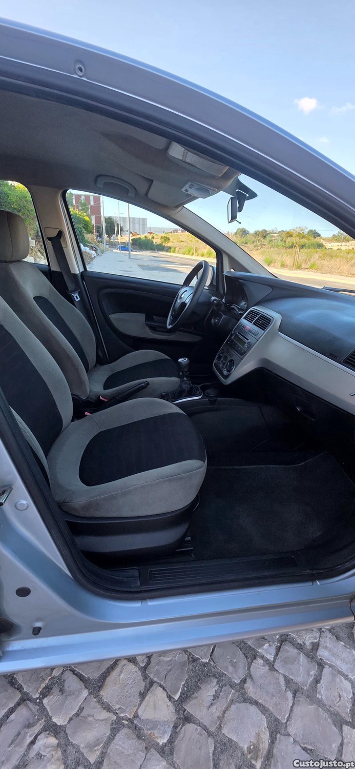 Fiat Punto 1.2 8V excelente — fotografia 8