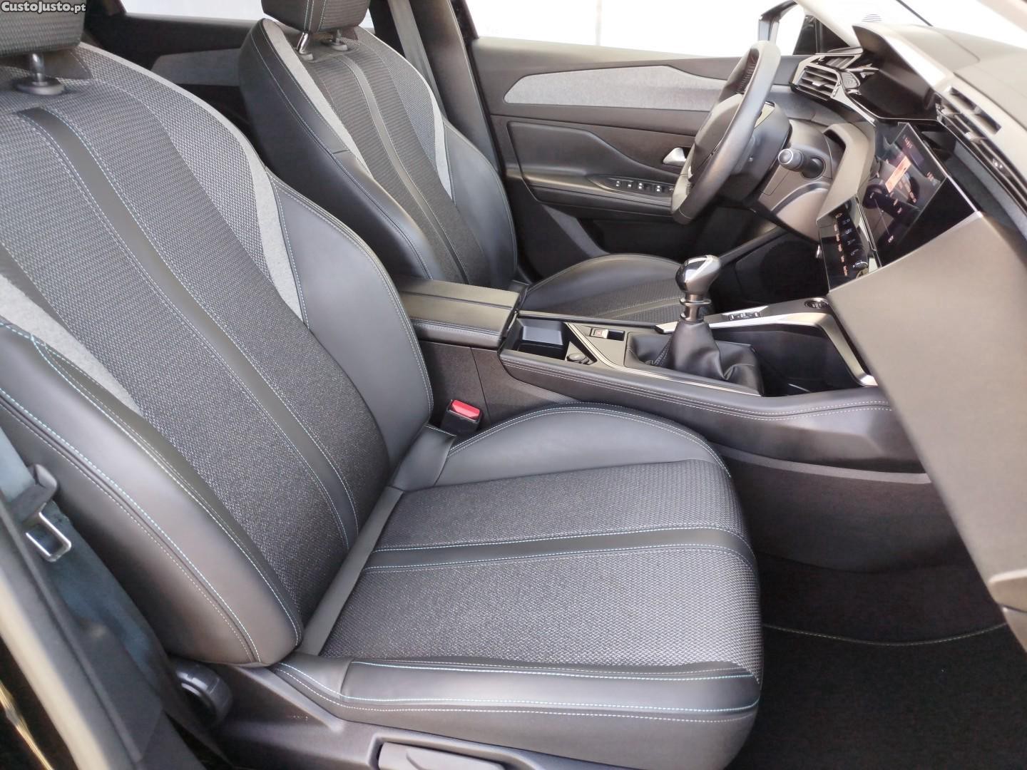 Peugeot 308 1.2 PureTech Allure Full LED — fotografia 8
