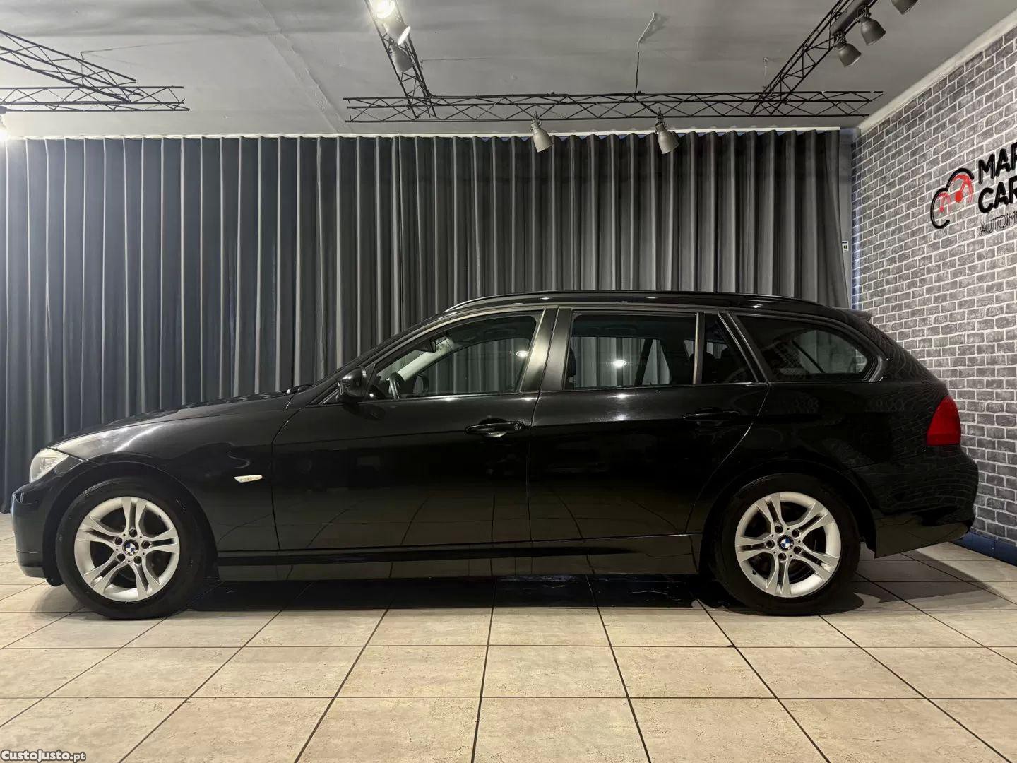 BMW 318 D touring navigation sport — fotografia 12