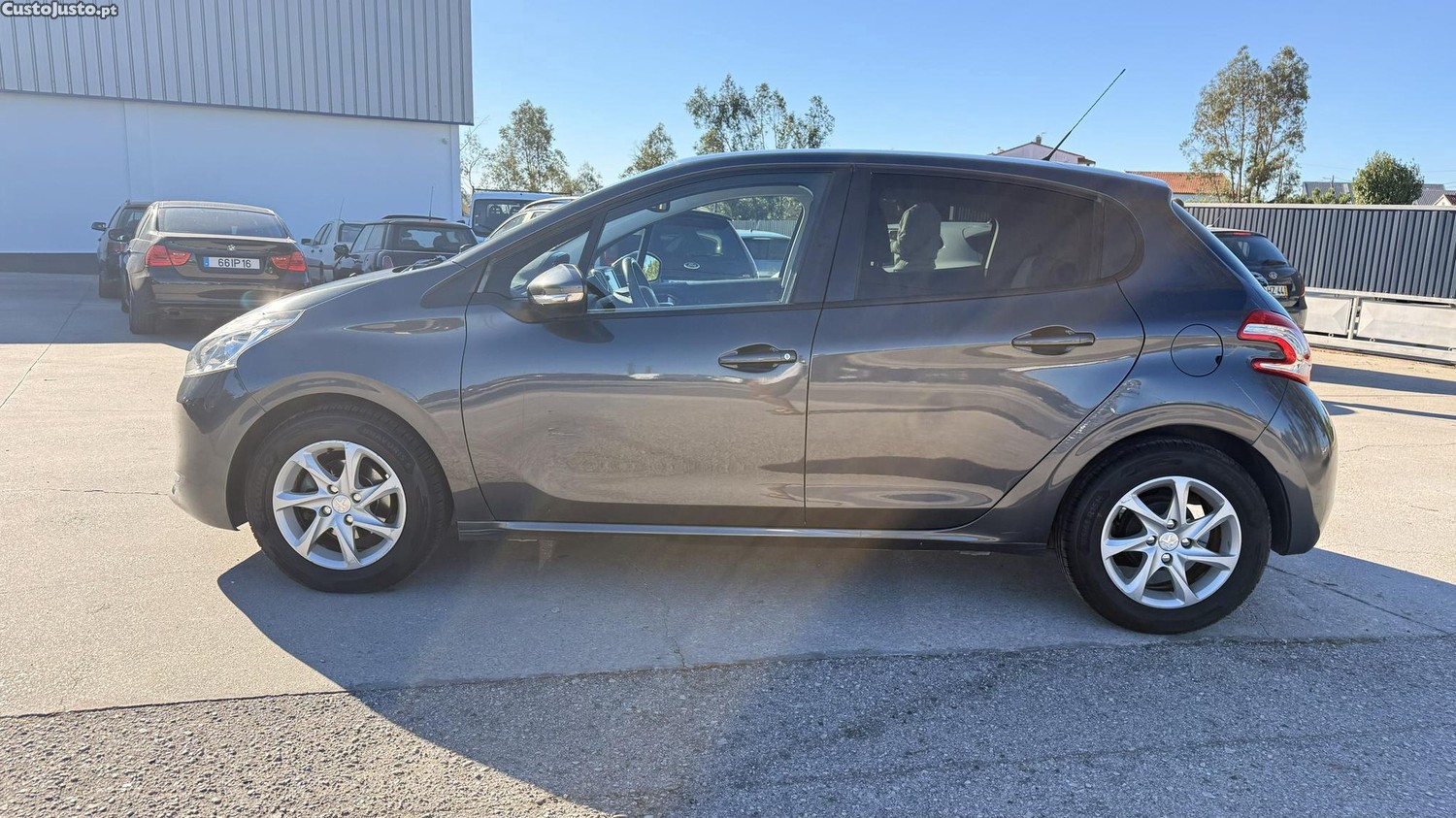 Peugeot 208 1.2 PureTech de 2015 - 15 — photo 5