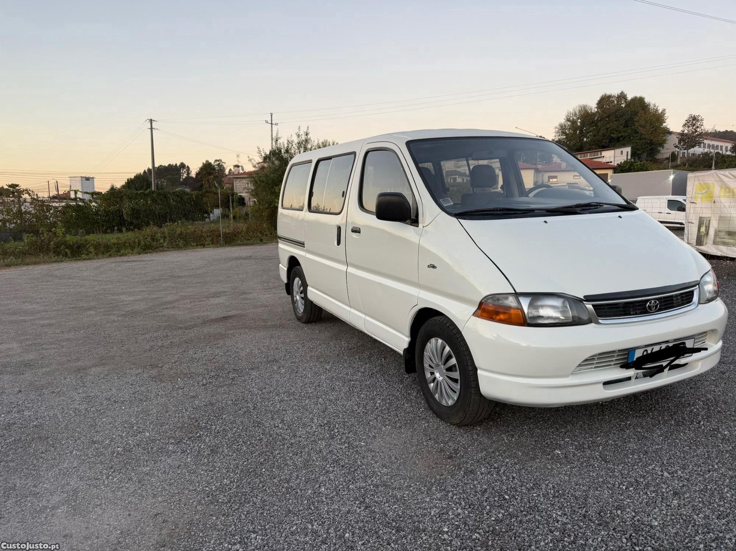 Toyota HiAce 9 lugares d4d — photo 3