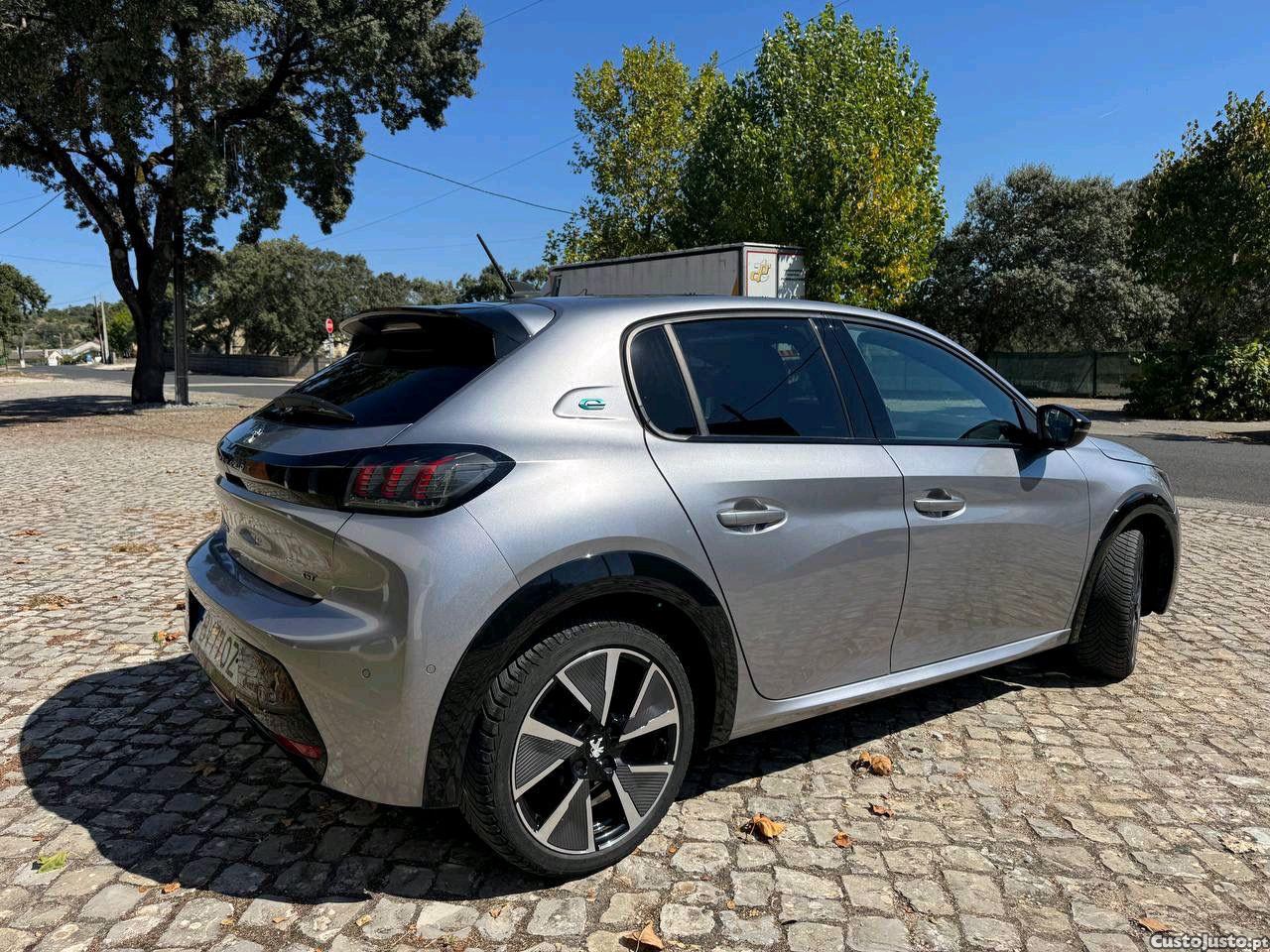 Peugeot e-208 GT Line — fotografia 3