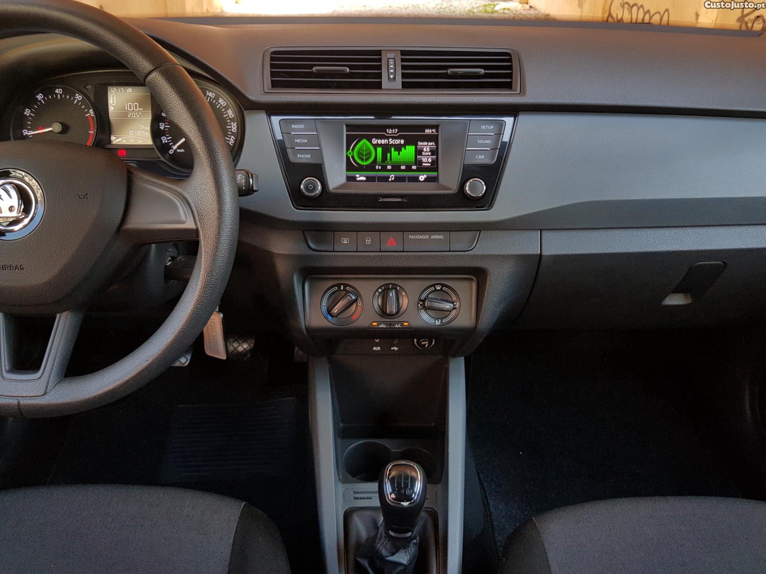 Skoda Fabia Break — fotografia 15
